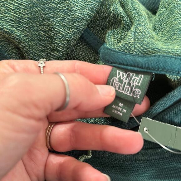 Wild Fable Women’s Oversized Green Inside Out Lightweight Hoodie size medium - Picture 4 of 5